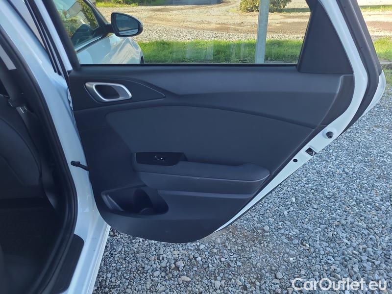  KIA  Cee'd Ceed  (CD) (2018->) Ceed SW 1.5 T-GDI 118 Top #13