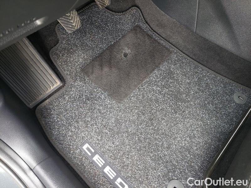  KIA  Cee'd Ceed Sportswagon (2018->) Ceed SW 1.5 T-GDI 118 Top #2