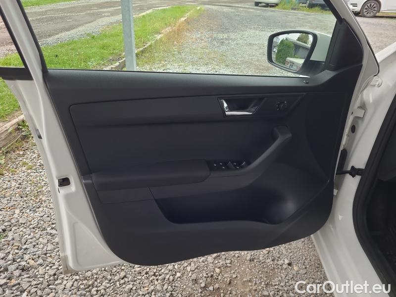  Skoda  Fabia  Combi (2015) Com.1.0TSI 70 Ambition 5d #10