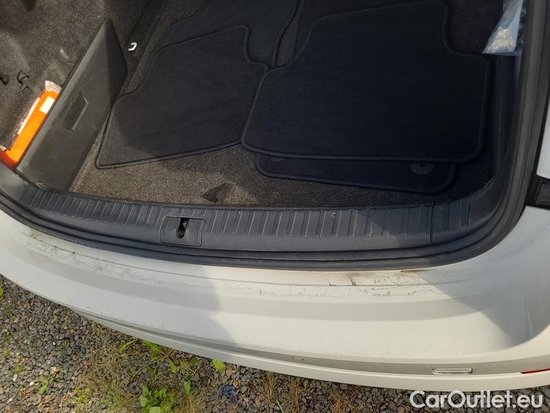  Skoda  Octavia  Combi (NX3)(2020) Oct.Combi 1.5TSI 110 Style #10