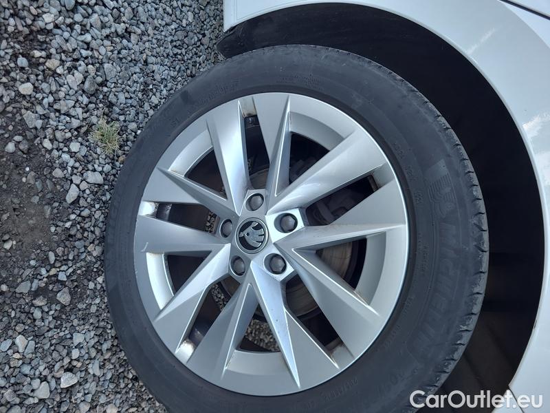  Skoda  Octavia  Combi (NX3)(2020) Oct.Combi 1.5TSI 110 Style #12