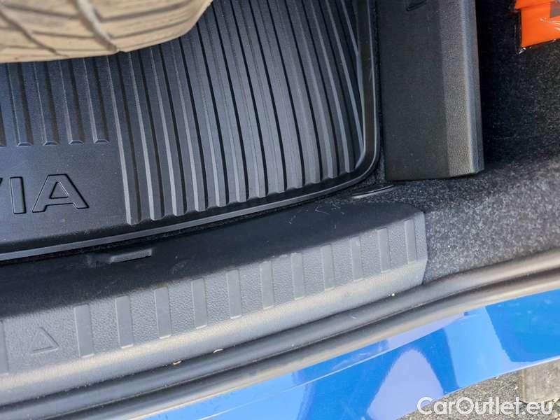  Skoda  Octavia  Lim. (NX3)(2020) Oct. 2.0TDI 110 Style AT 5d #2