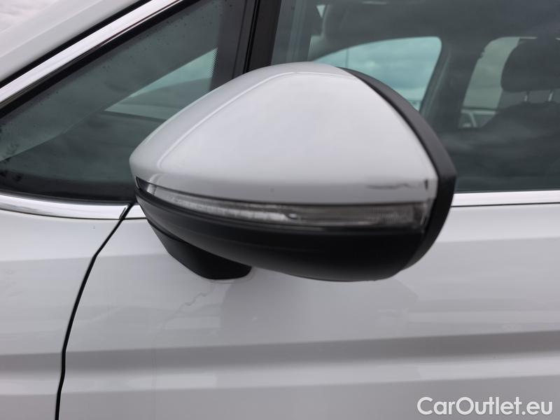  Volkswagen  Touran  (5T1)(2015)  2.0TDI 110 Highline DSG #3