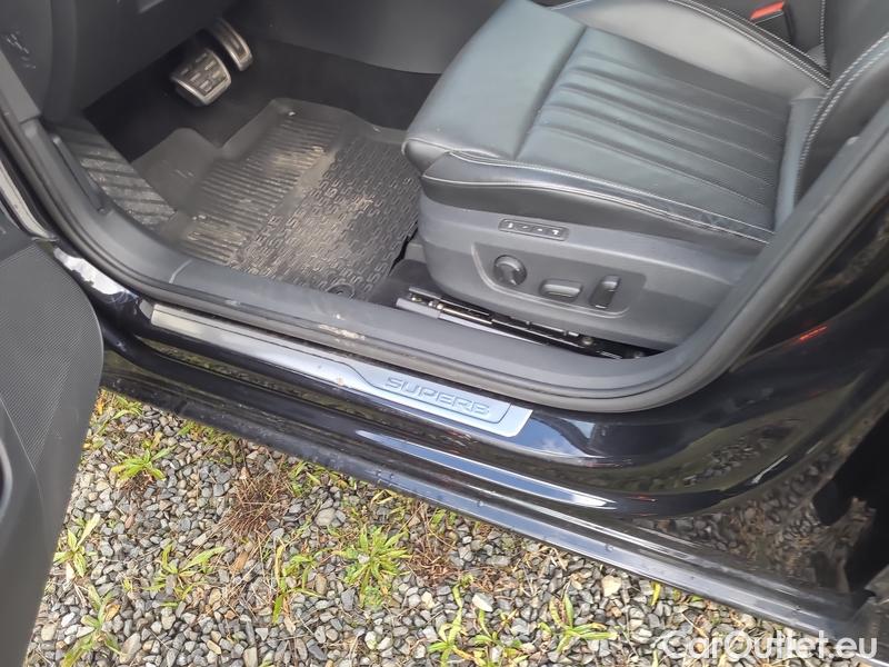  Skoda  Superb  2 (2008) Supe.2.0TDI 147 L&K 4x4 Aut #1
