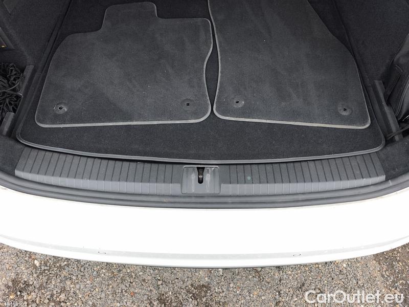  Volkswagen  Touran  (5T1)(2015)  2.0TDI 110 Highline DSG #15