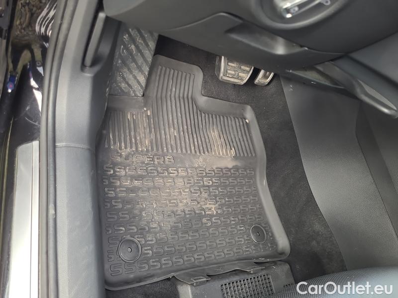  Skoda  Superb  2 (2008) Supe.2.0TDI 147 L&K 4x4 Aut #9