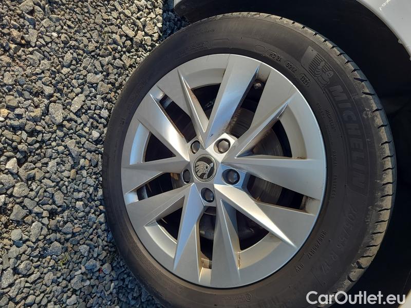  Skoda  Octavia  Combi (NX3)(2020) Oct.Combi 1.5TSI 110 Style #19