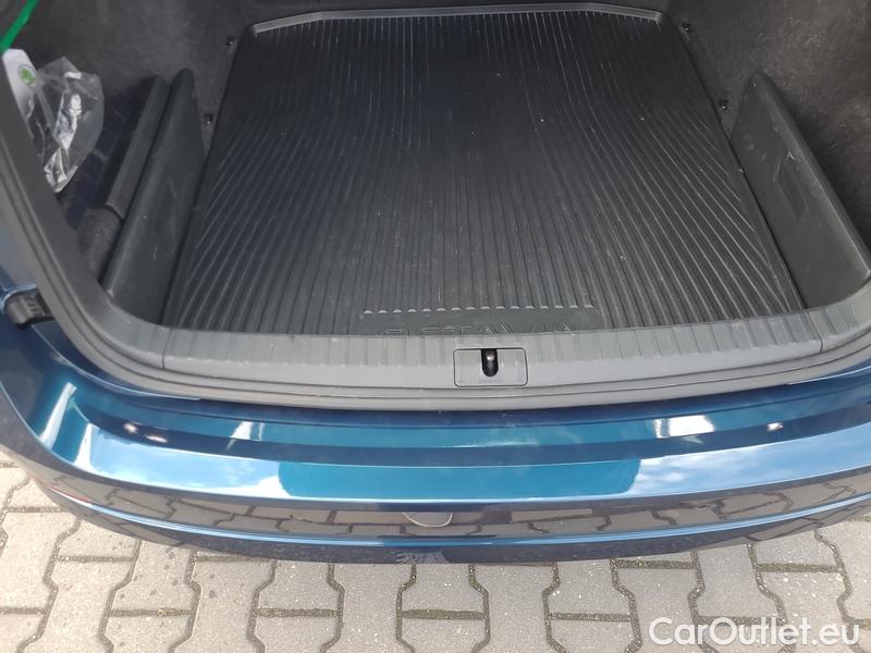  Skoda  Octavia  Combi (NX3)(2020) Oct.Combi 1.5TSI 110 Style #9