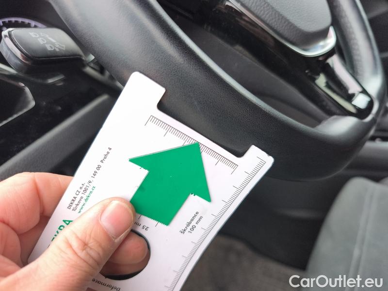  Volkswagen  Touran  (5T1)(2015)  2.0TDI 110 Highline DSG #8