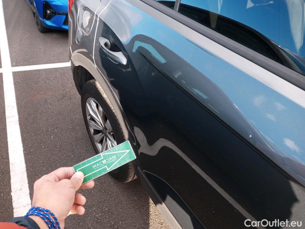  Volkswagen  T-ROC VOLKSWAGEN  / 2017 / 5P / todoterreno Advance 2.0 TDI 110kW (150CV) DSG (AC2) #2