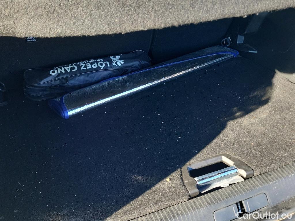  Peugeot  2008 PEUGEOT  / 2019 / 5P / todoterreno Active Pack BlueHDI 81kW (110CV) #29