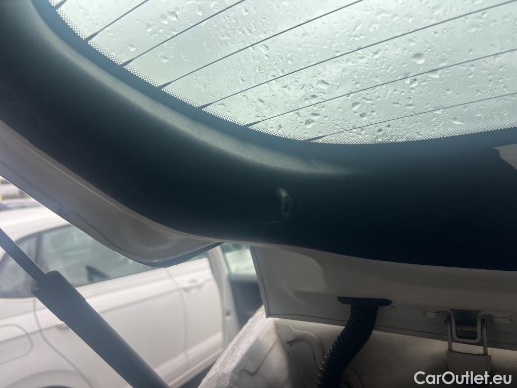  Peugeot  208 PEUGEOT  / 2019 / 5P / berlina con portón BlueHDi 73kW (100CV) Active #23