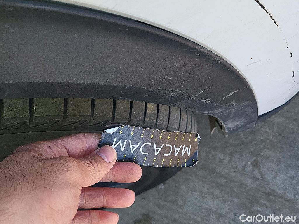  Peugeot  2008 PEUGEOT  / 2019 / 5P / todoterreno Active Pack BlueHDI 81kW (110CV) #24