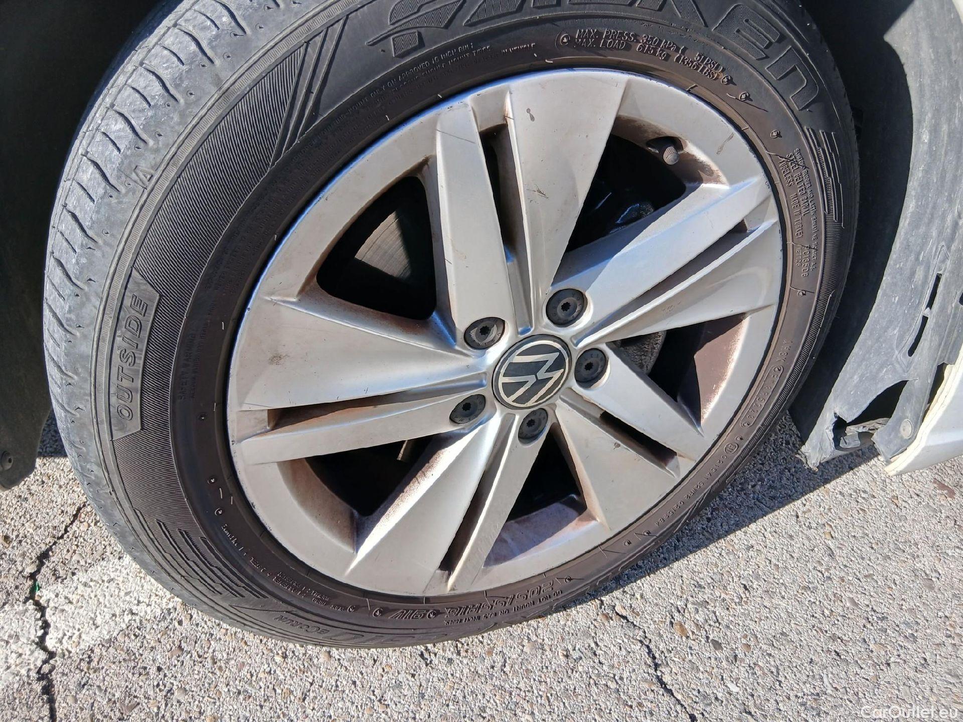  Volkswagen  Golf  VOLKSWAGEN / 2020 / 5P / berlina con portón 2.0 TDI 85kW (115CV) #29