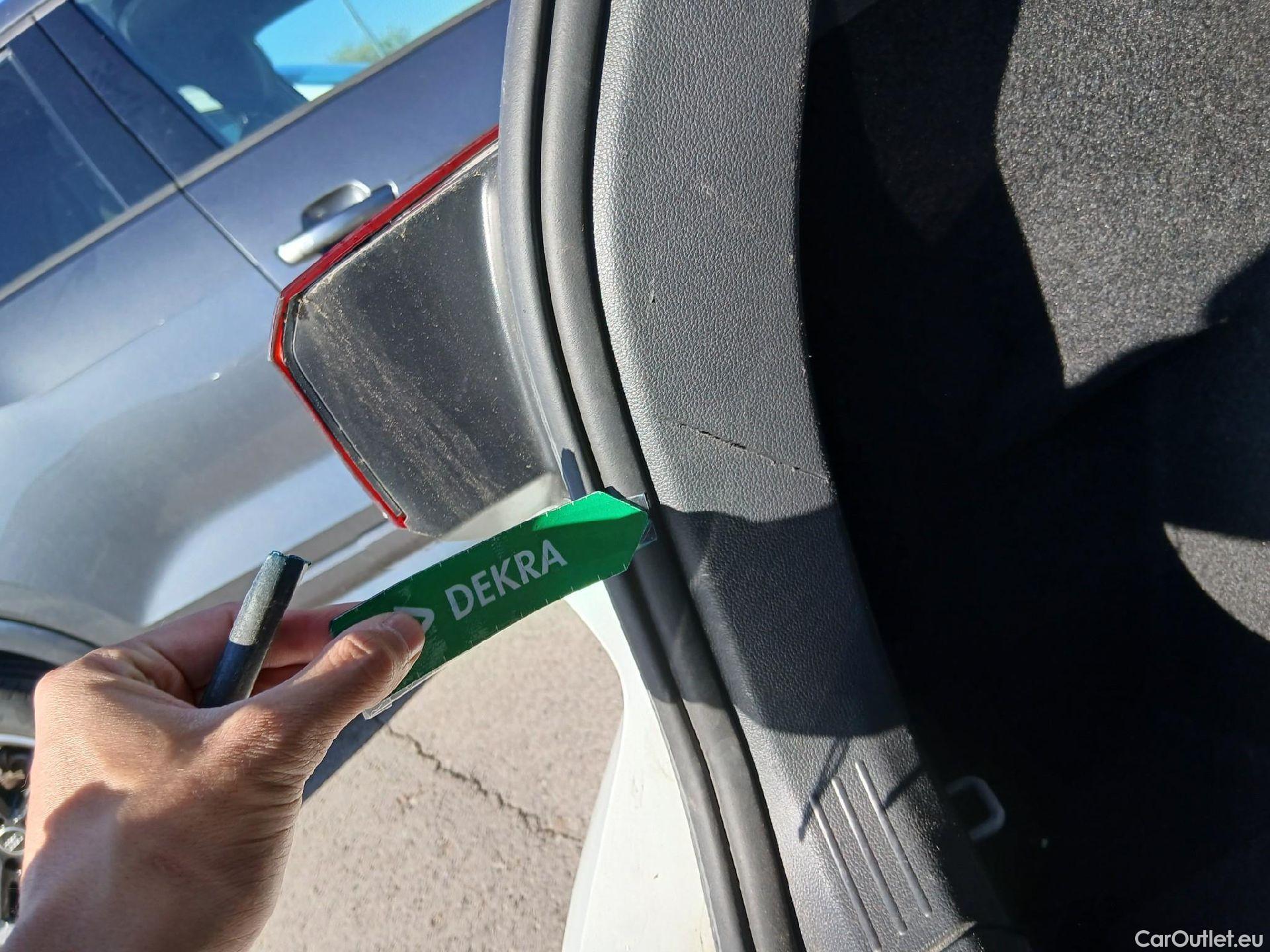  Volkswagen  Golf  VOLKSWAGEN / 2020 / 5P / berlina con portón 2.0 TDI 85kW (115CV) #20