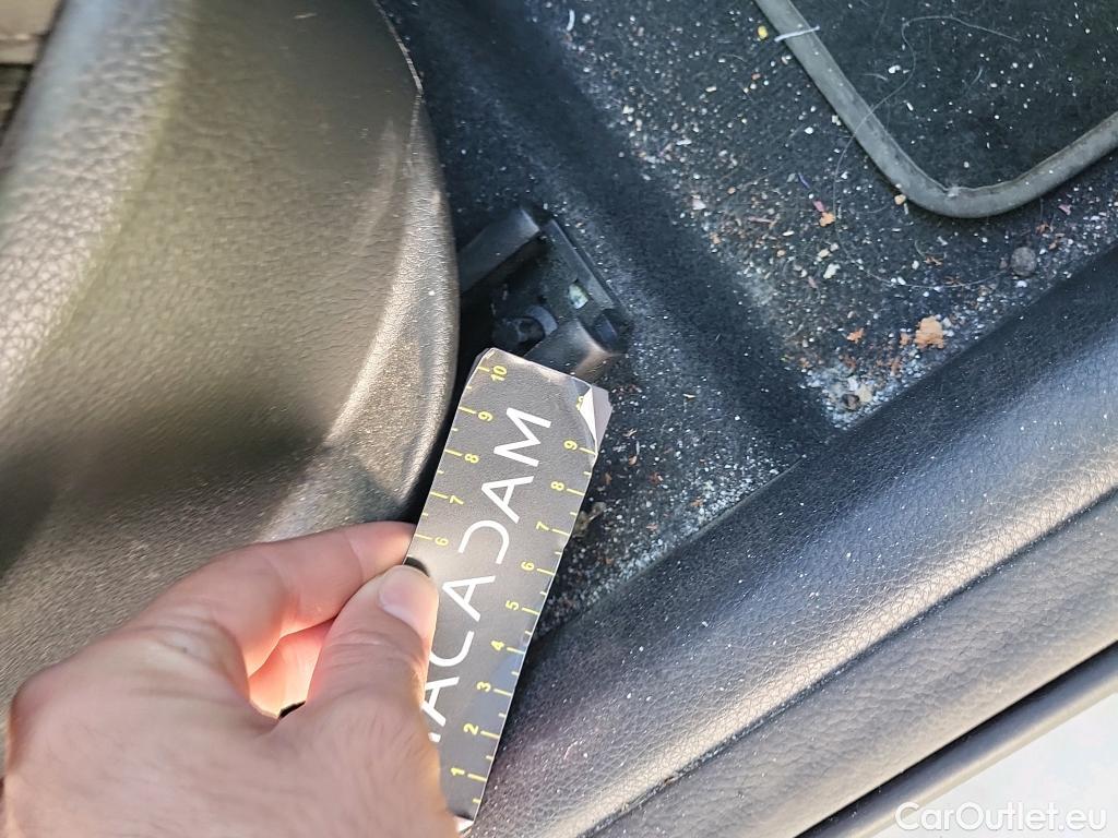  KIA  STONIC KIA  / 2017 / 5P / todoterreno 1.0 T-GDi 88kW (120CV) MHEV iMT Drive #14