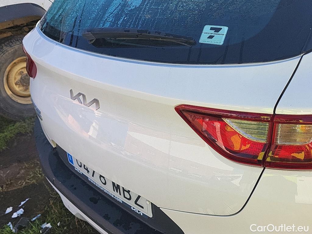  KIA  STONIC KIA  / 2017 / 5P / todoterreno 1.0 T-GDi 88kW (120CV) MHEV iMT Drive #1