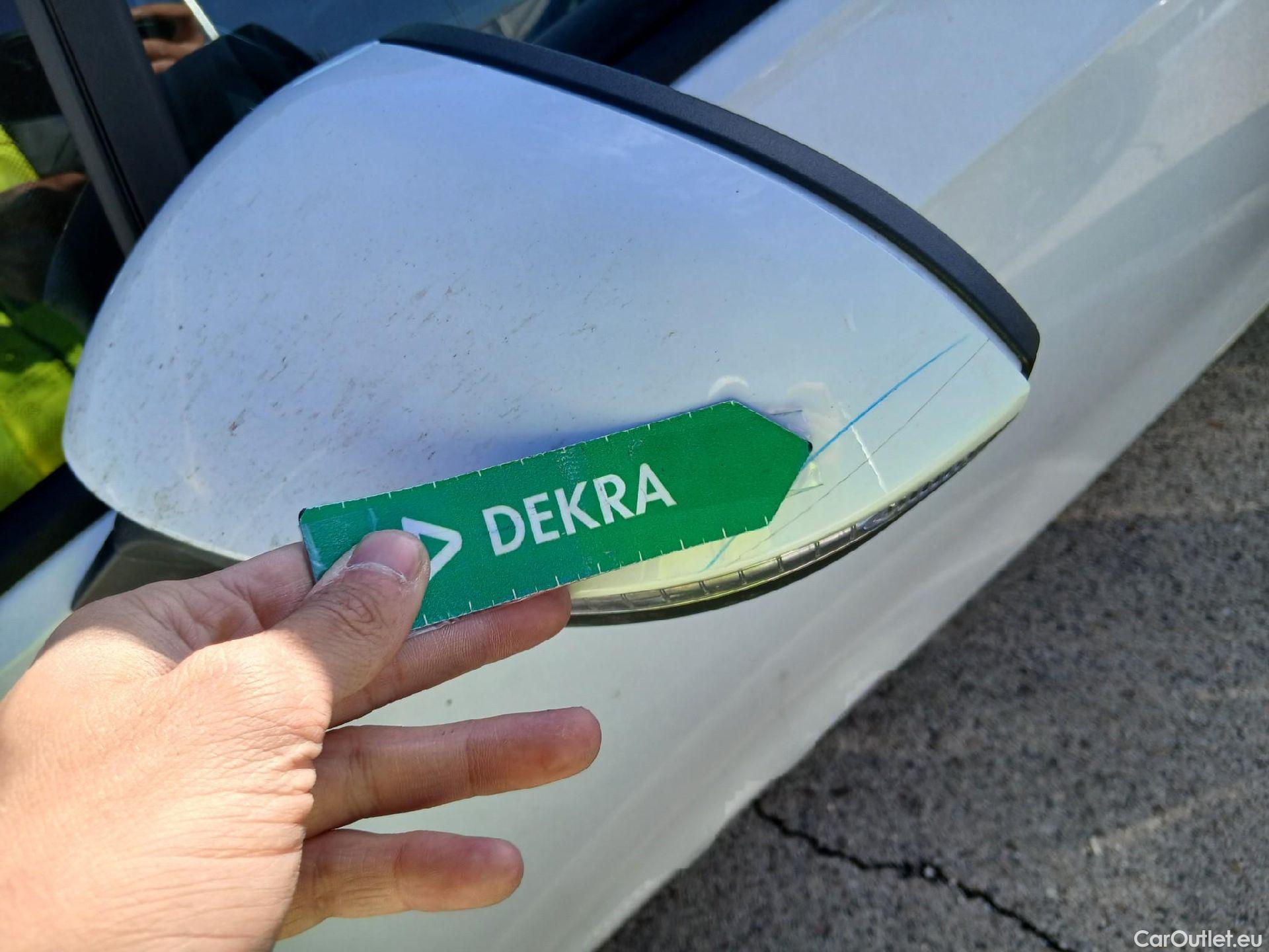  Volkswagen  Golf  VOLKSWAGEN / 2020 / 5P / berlina con portón 2.0 TDI 85kW (115CV) #8