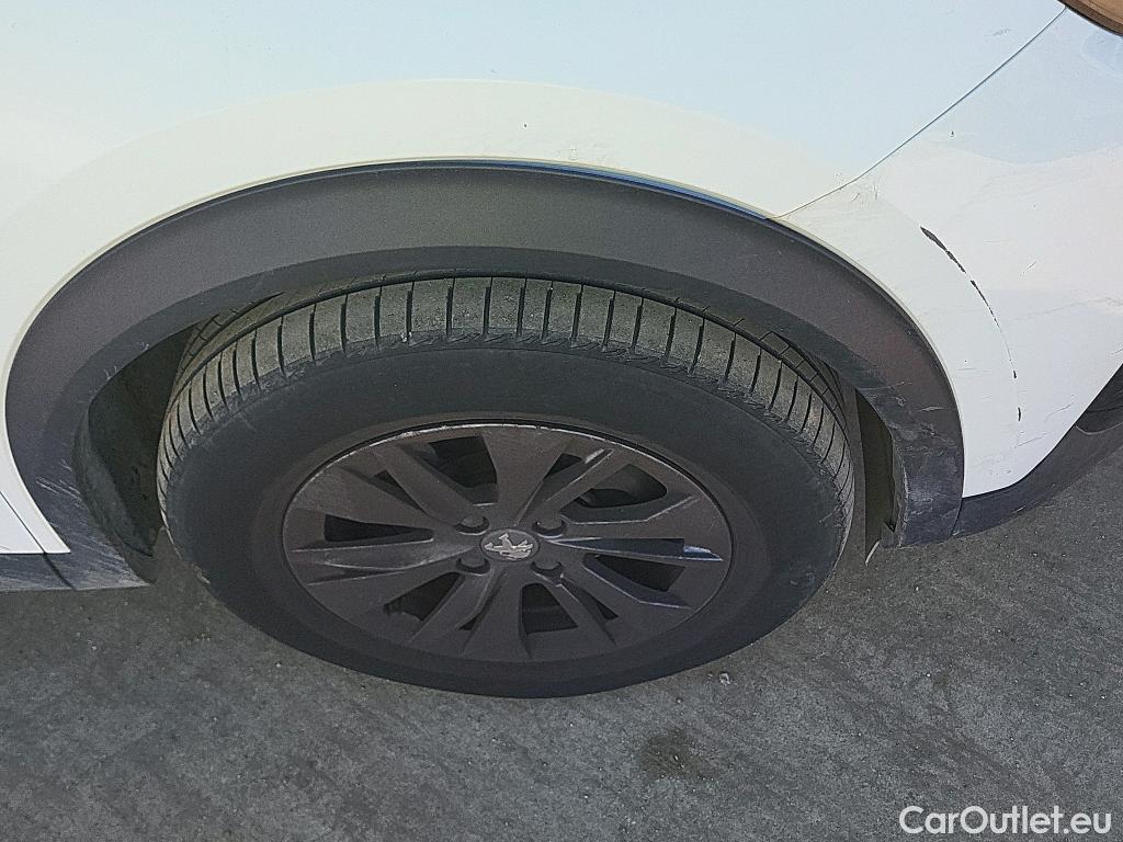  Peugeot  2008 PEUGEOT  / 2019 / 5P / todoterreno Active Pack BlueHDI 81kW (110CV) #23