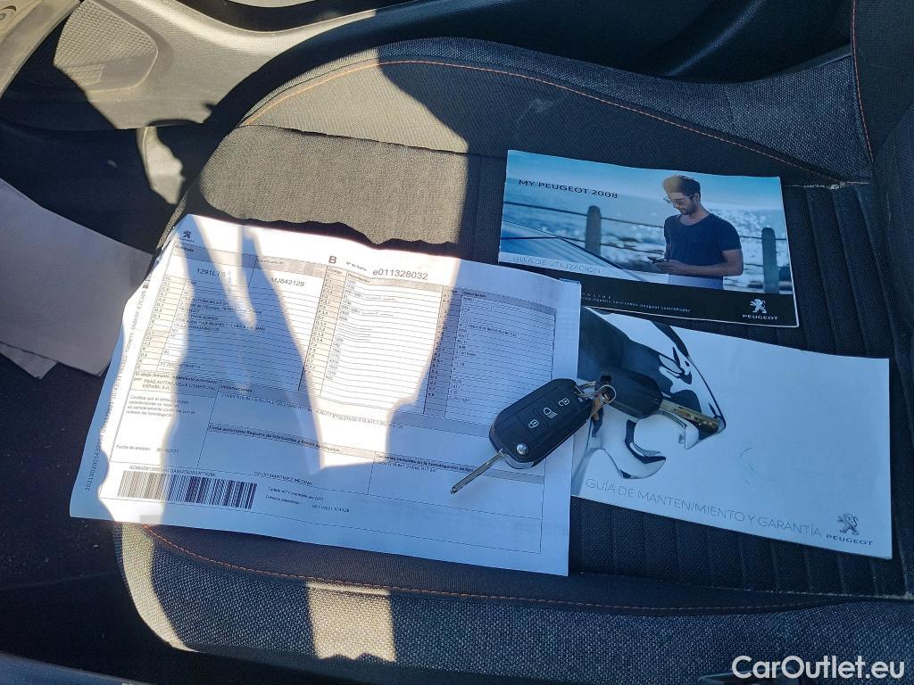  Peugeot  2008 PEUGEOT  / 2019 / 5P / todoterreno Active Pack BlueHDI 81kW (110CV) #11