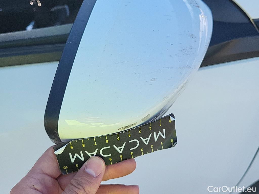  Peugeot  2008 PEUGEOT  / 2019 / 5P / todoterreno Active Pack BlueHDI 81kW (110CV) #28