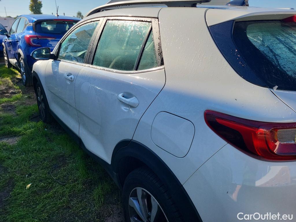  KIA  STONIC KIA  / 2017 / 5P / todoterreno 1.0 T-GDi 88kW (120CV) MHEV iMT Drive #4