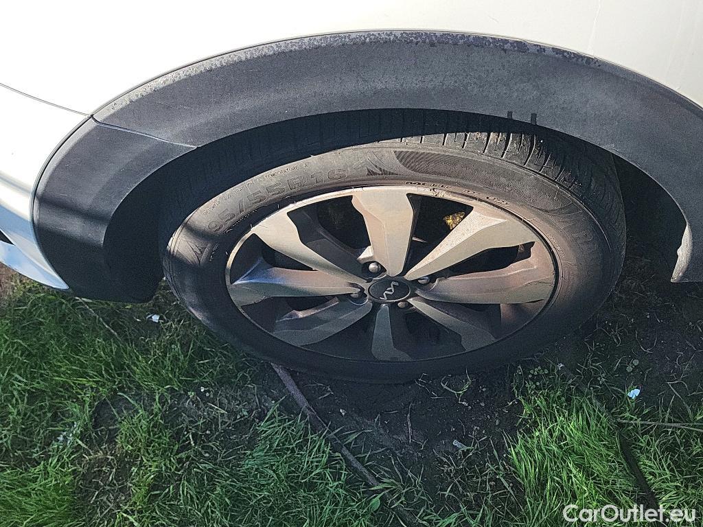  KIA  STONIC KIA  / 2017 / 5P / todoterreno 1.0 T-GDi 88kW (120CV) MHEV iMT Drive #31