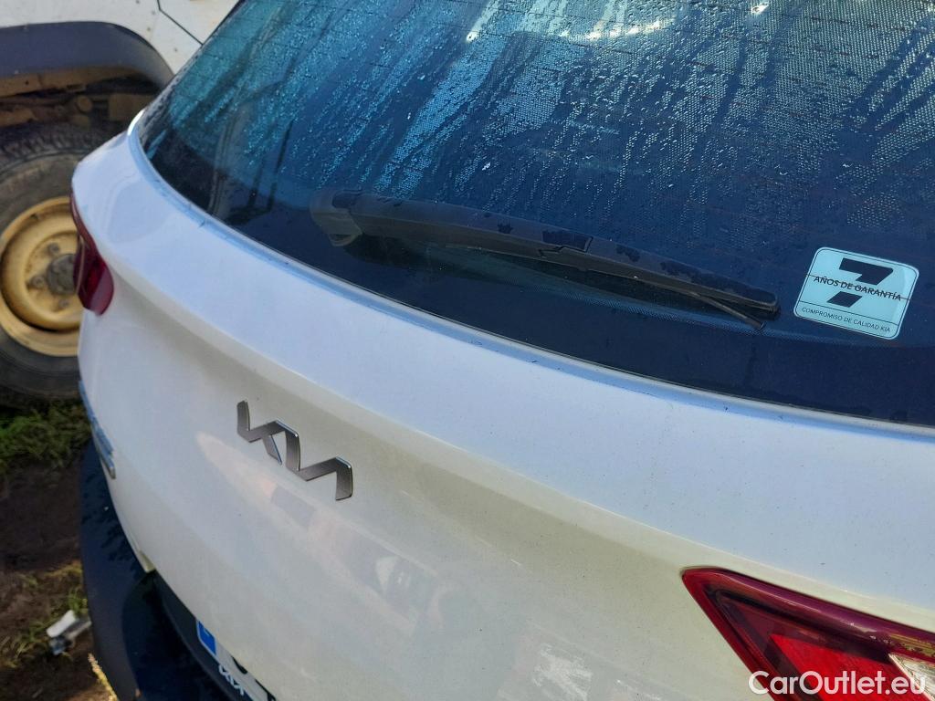  KIA  STONIC KIA  / 2017 / 5P / todoterreno 1.0 T-GDi 88kW (120CV) MHEV iMT Drive #27