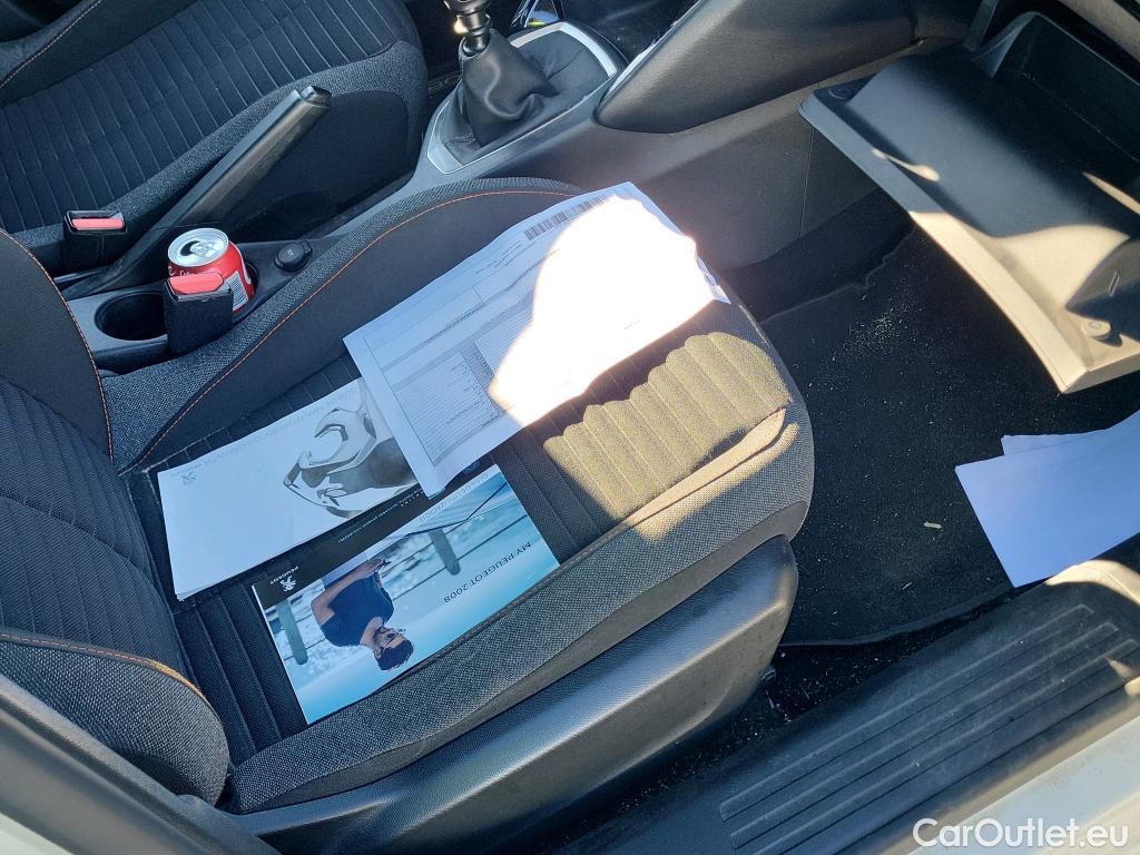  Peugeot  2008 PEUGEOT  / 2019 / 5P / todoterreno Active Pack BlueHDI 81kW (110CV) #31