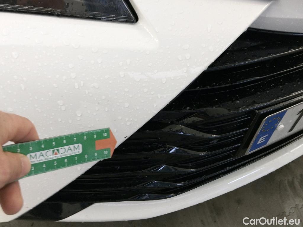  Toyota  Yaris TOYOTA  / 2017 / 5P / berlina con portón 1.5 100H Active #11