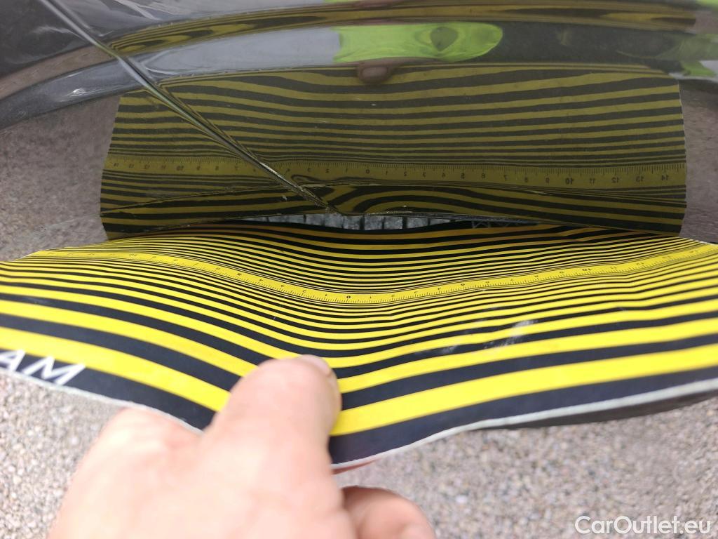  Volvo  XC60 VOLVO  / 2017 / 5P / todoterreno 2.0 T6 AWD Recharge R-Design Auto #4