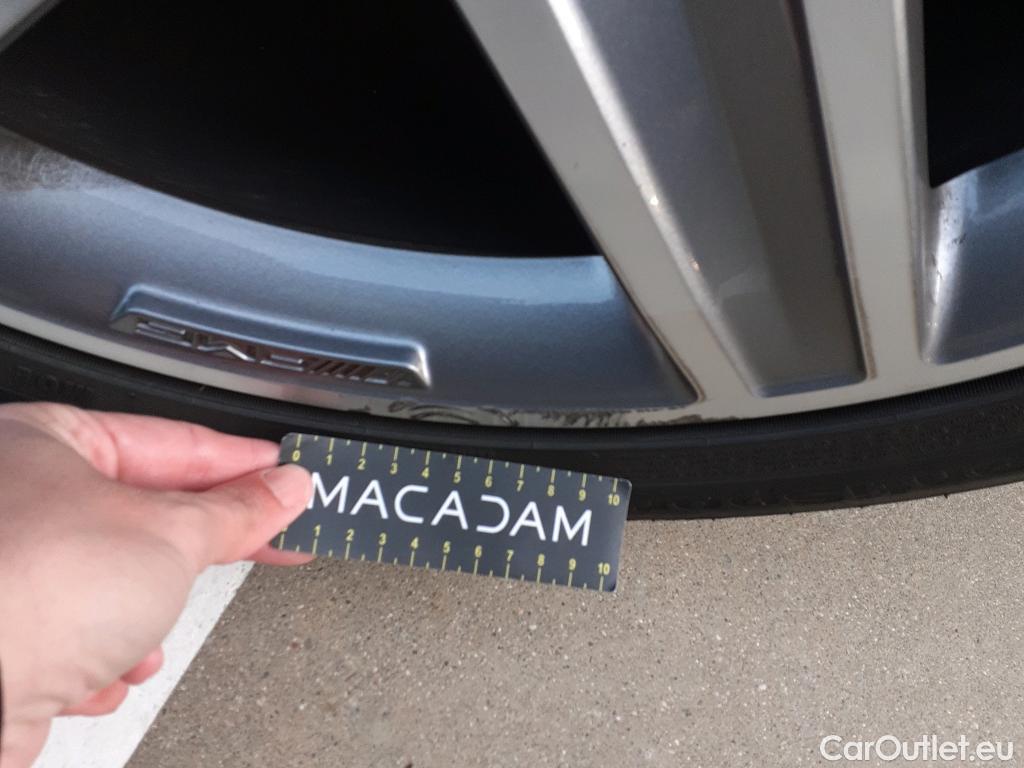  Mercedes  GLA MERCEDES-BENZ Clase  / 2017 / 5P / todoterreno  200 d #4