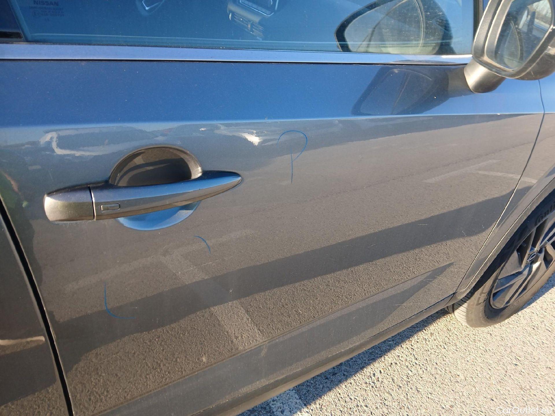  Nissan  Qashqai NISSAN  / 2021 / 5P / todoterreno DIG-T 116kW (158CV) mHEV Xtronic Acenta (AC4) #27