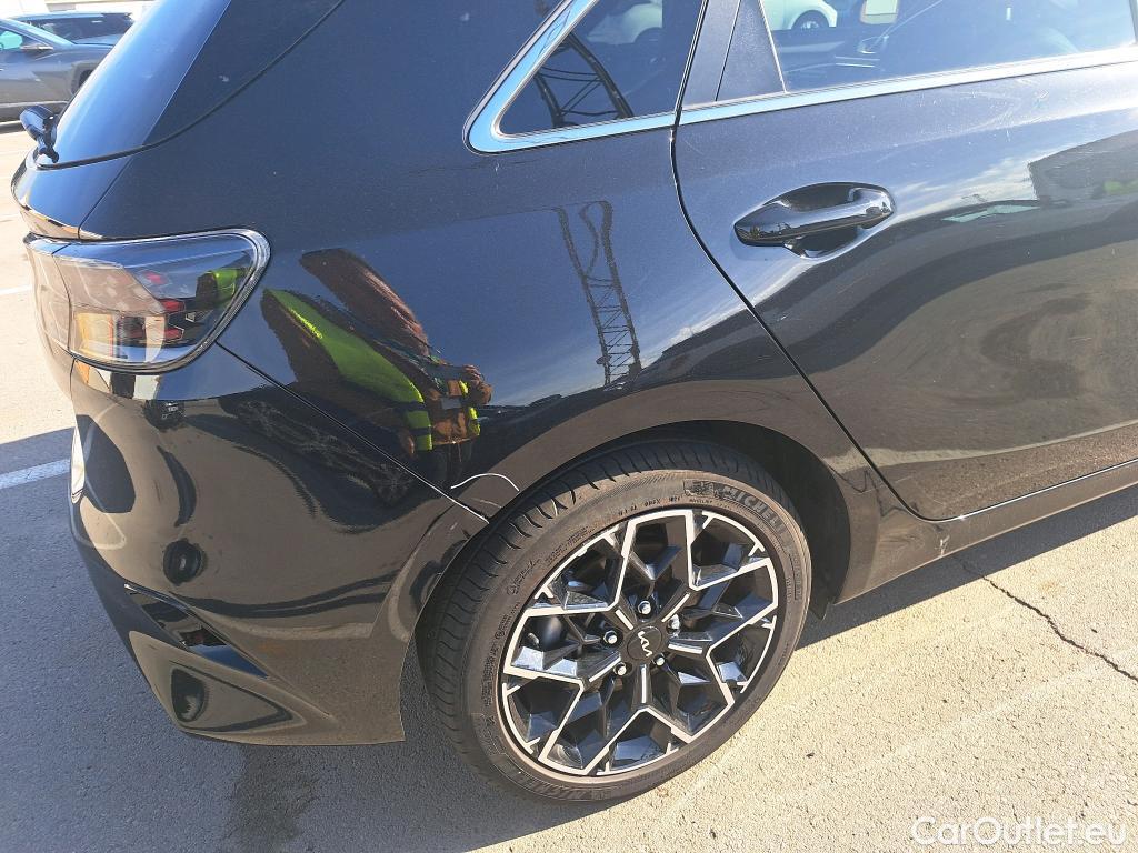  KIA  Cee'd KIA Ceed / 2021 / 5P / berlina con portón 1.0 T-GDi 74kW (100CV) Style Edition #3