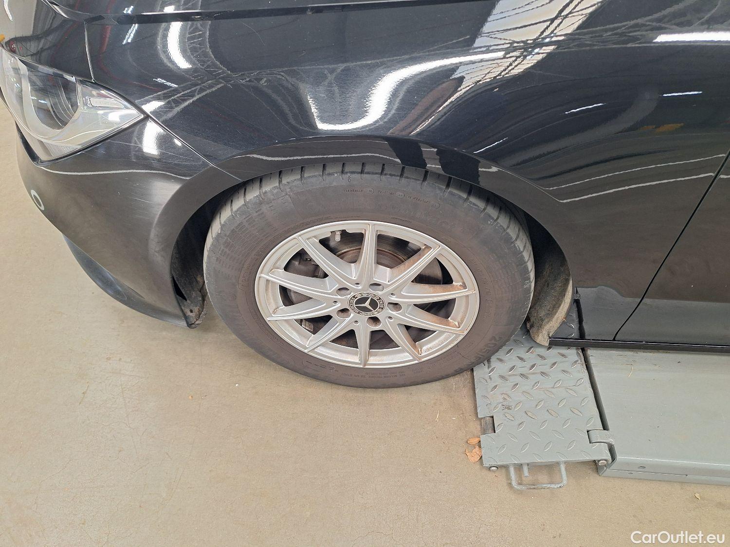  Mercedes  CLA-Klasse Mercedes, CLA-Class SB '19, Mercedes-Benz CLA Shooting Brake CLA 180 d Aut. 5d #60