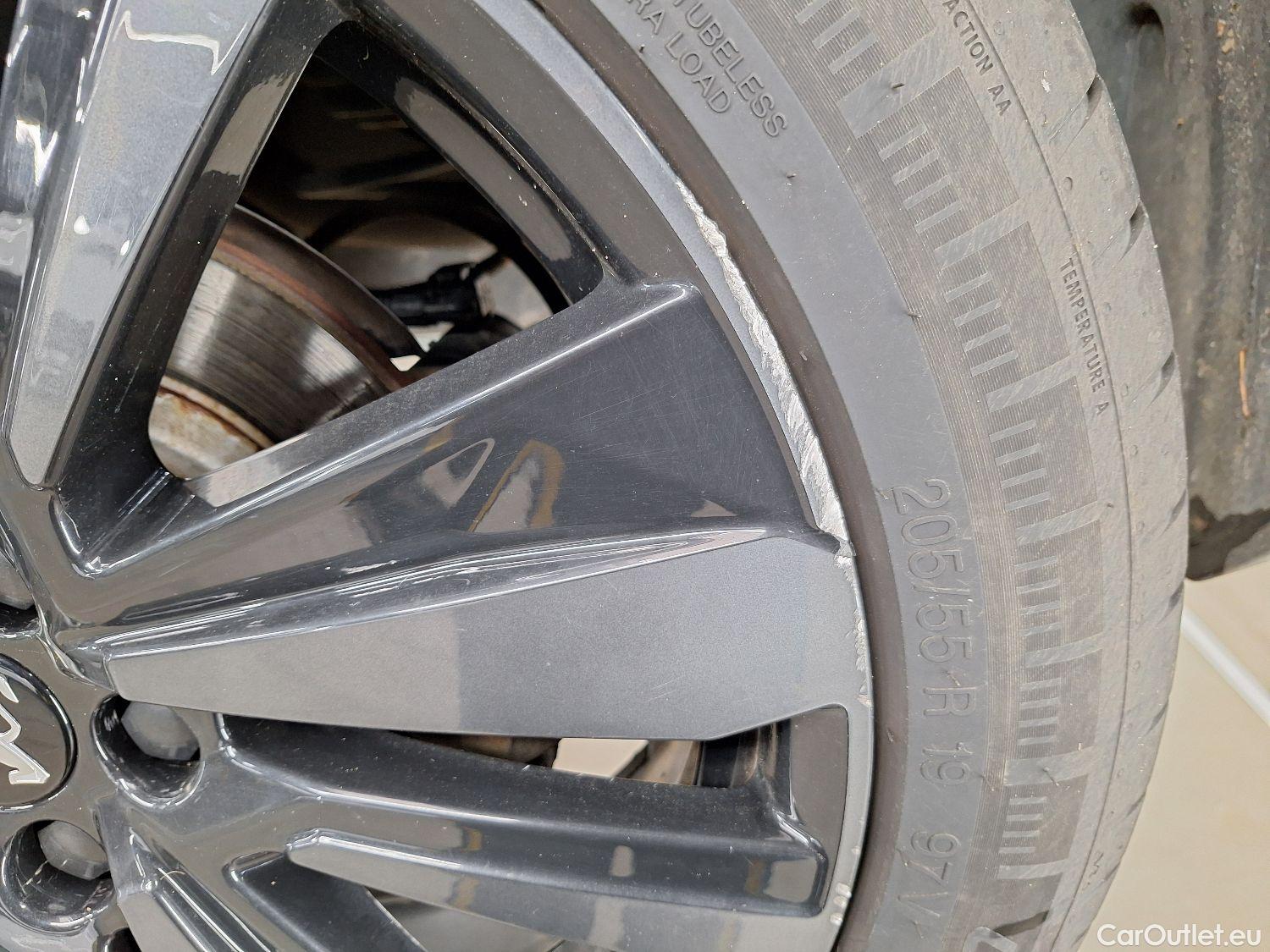  Peugeot  3008 Peugeot,  FL'20, Peugeot  1.5 BlueHDi 96kW S&S EAT8 GT Pack 5d #2