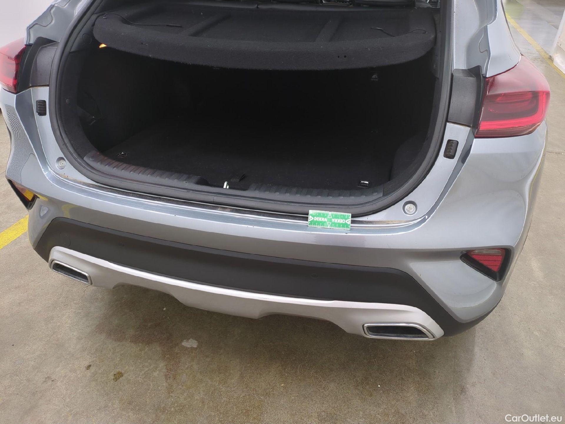  KIA  XCeed KIA  / 2019 / 5P / Crossover 1.6 GDI ISG ISG PHEV ACTIVE BUS DCT6 #26