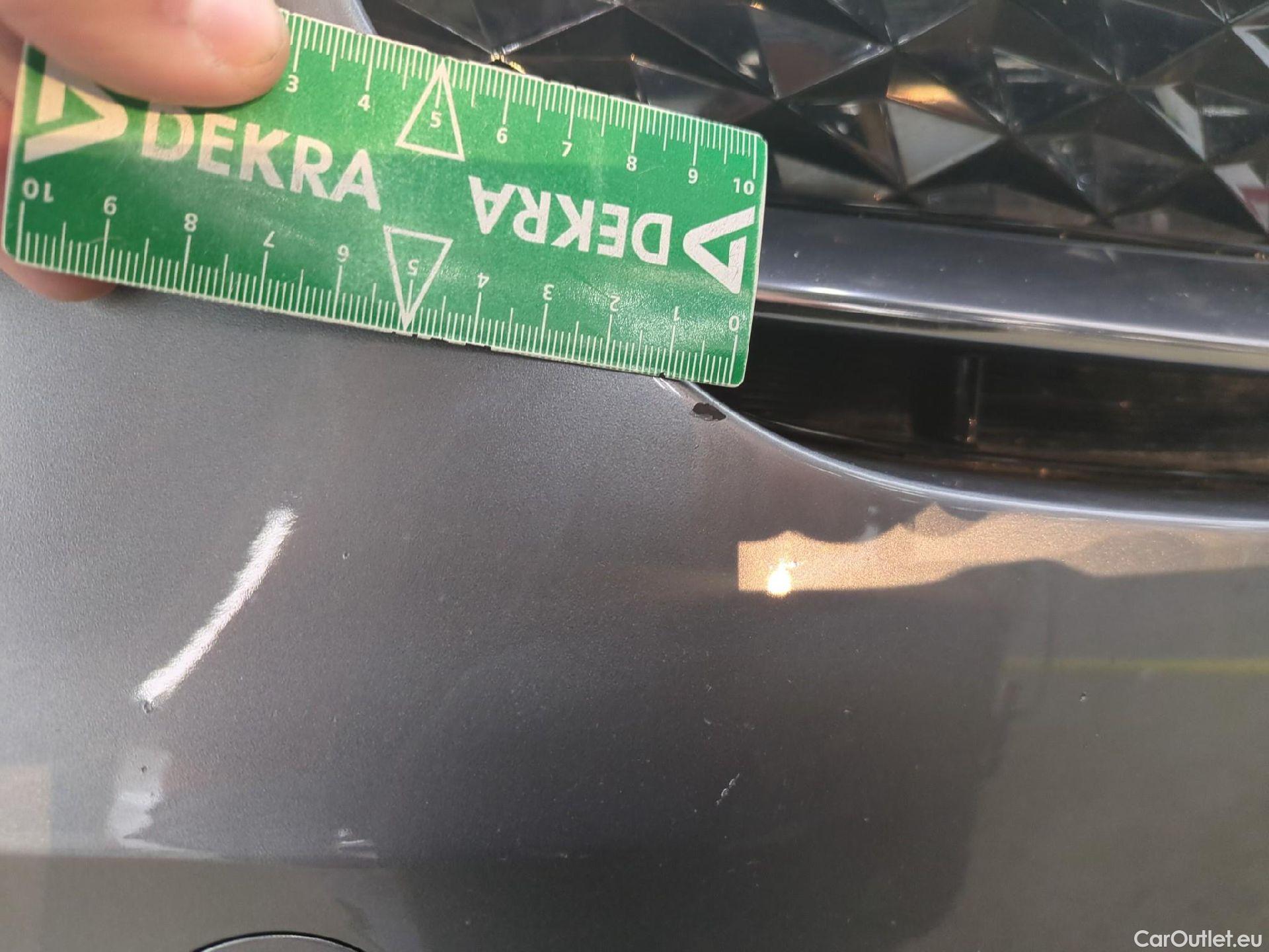  KIA  XCeed KIA  / 2019 / 5P / Crossover 1.6 GDI ISG ISG PHEV ACTIVE BUS DCT6 #52