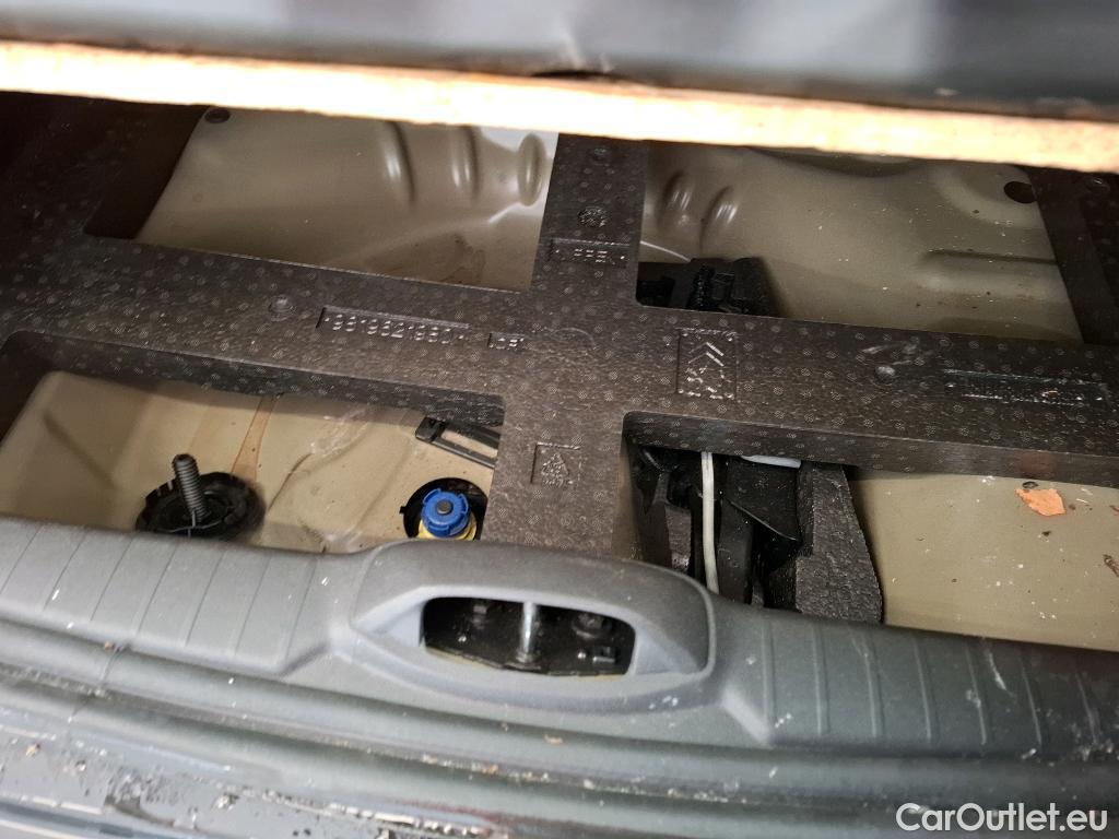  Peugeot  208  Affaire Premium Pack 1.6 HDi 75CV BVM5 E6 #18