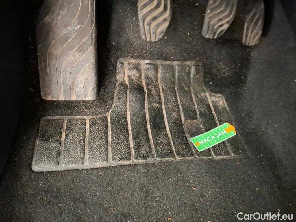  Renault  Megane RENAULT Mégane Berline / 2015 / 5P / Berline Business Blue dCi 115 #11