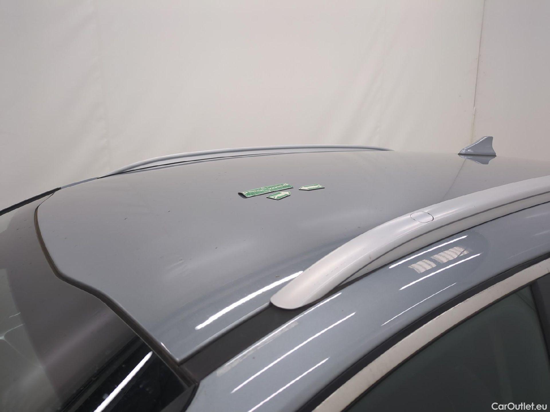  KIA  XCeed KIA  / 2019 / 5P / Crossover 1.6 GDI ISG ISG PHEV ACTIVE BUS DCT6 #35