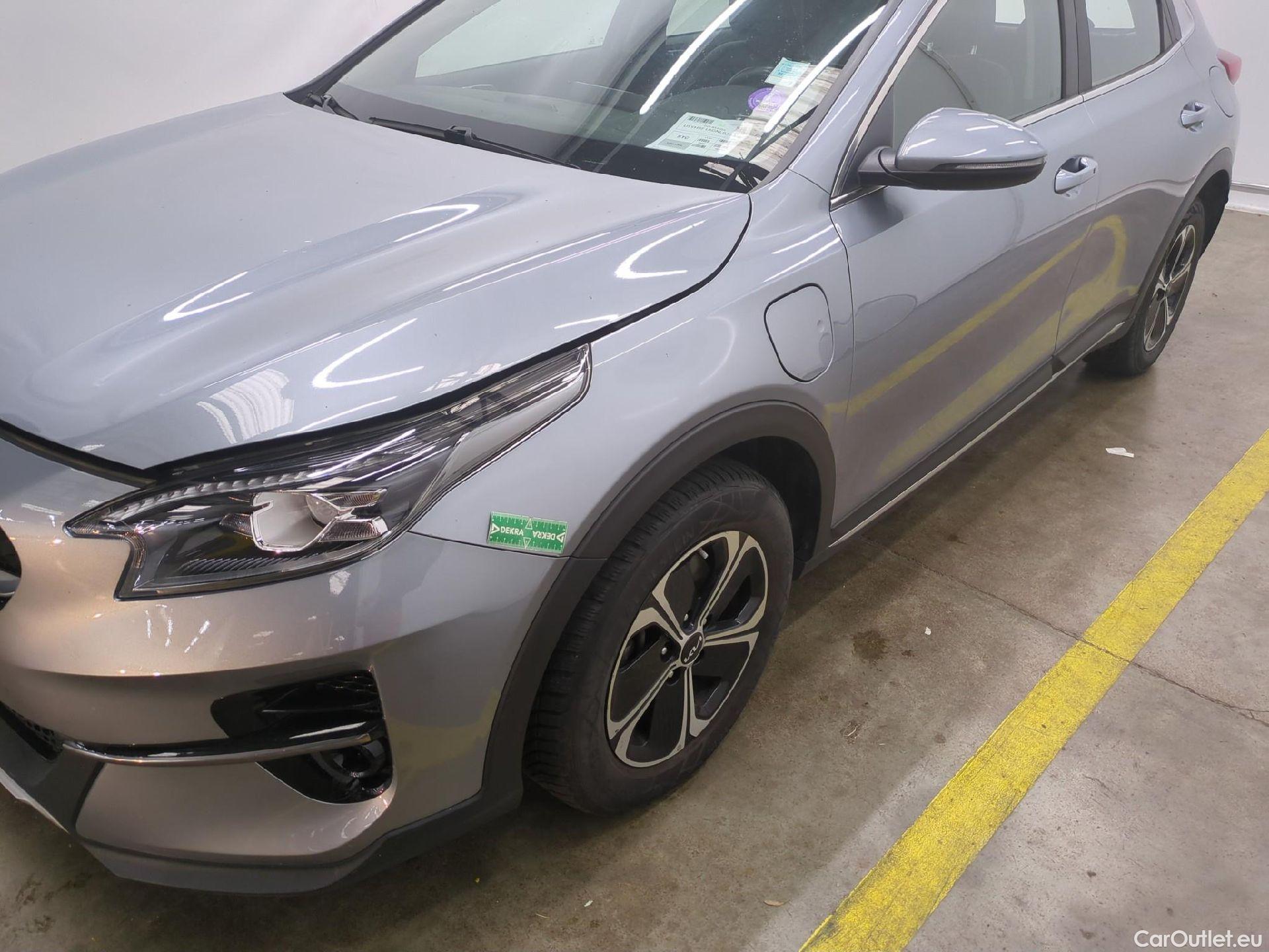  KIA  XCeed KIA  / 2019 / 5P / Crossover 1.6 GDI ISG ISG PHEV ACTIVE BUS DCT6 #19