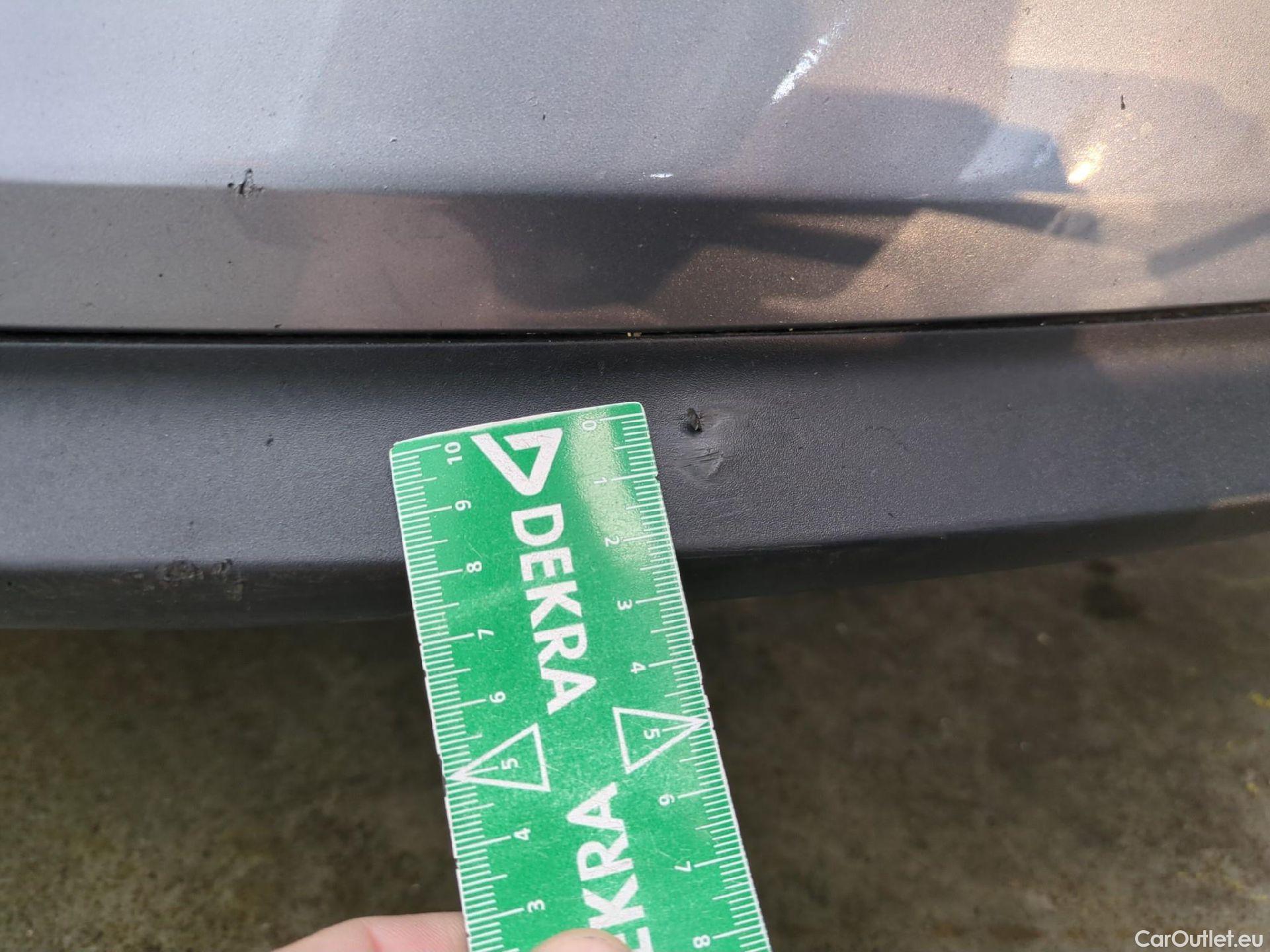  KIA  XCeed KIA  / 2019 / 5P / Crossover 1.6 GDI ISG ISG PHEV ACTIVE BUS DCT6 #18