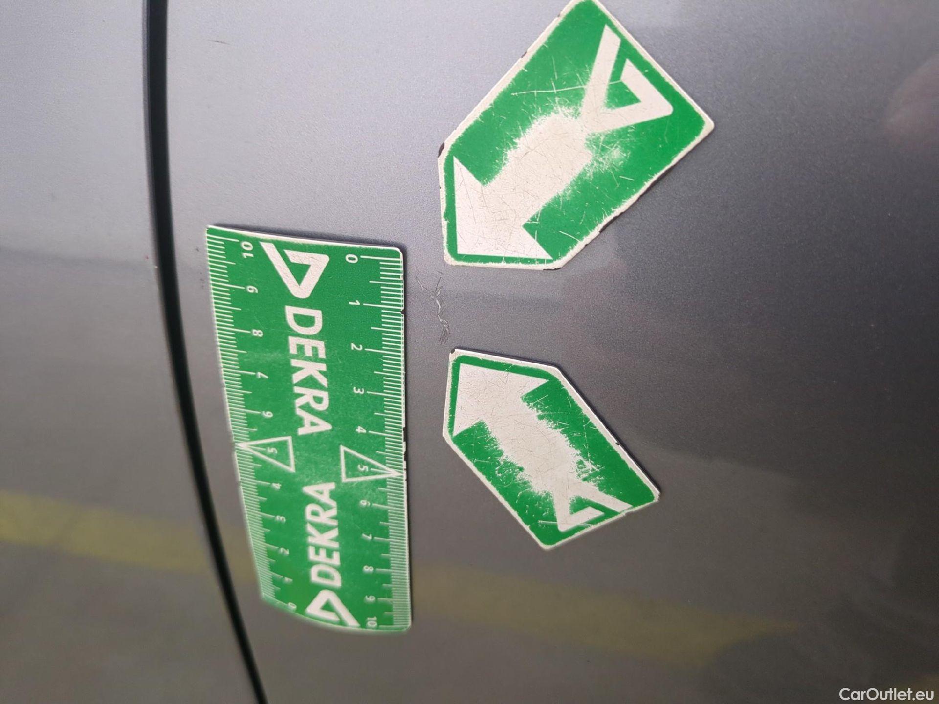  KIA  XCeed KIA  / 2019 / 5P / Crossover 1.6 GDI ISG ISG PHEV ACTIVE BUS DCT6 #24