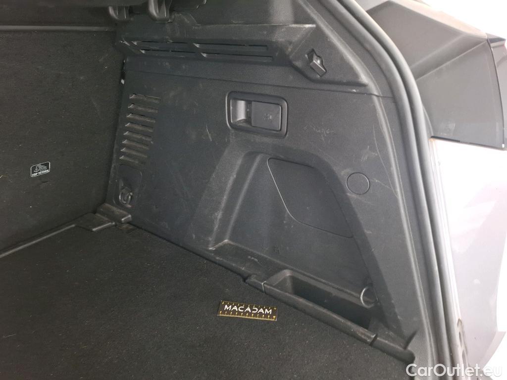  Peugeot  3008  Allure Pack 1.5 HDi 130CV BVA8 E6d #23