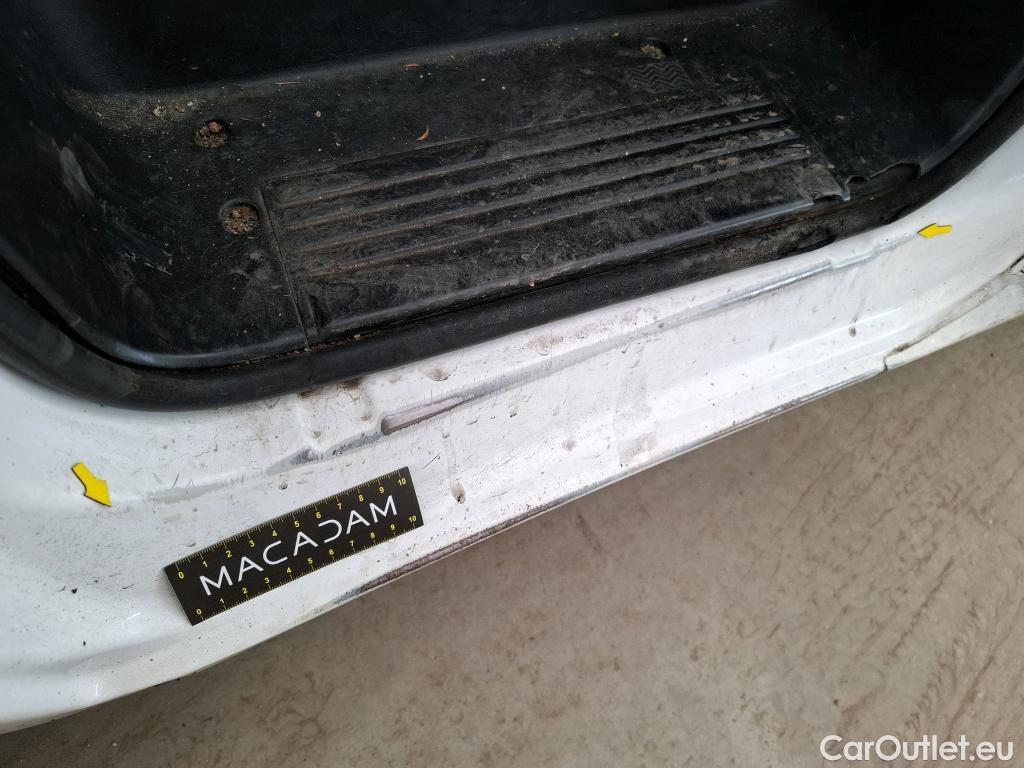  Citroen  Jumper CITROEN  4p Combi 30 L1H1 BlueHDi 110 BVM6 Attraction / 9 PLACES / PAS DE CLIMATISATION #10