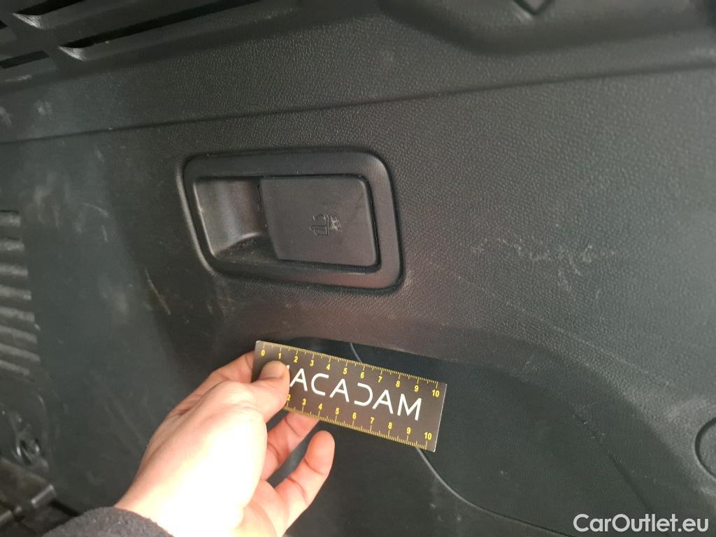  Peugeot  3008  Allure Pack 1.5 HDi 130CV BVA8 E6d #25