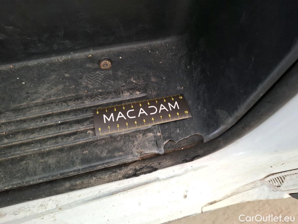  Citroen  Jumper CITROEN  4p Combi 30 L1H1 BlueHDi 110 BVM6 Attraction / 9 PLACES / PAS DE CLIMATISATION #17