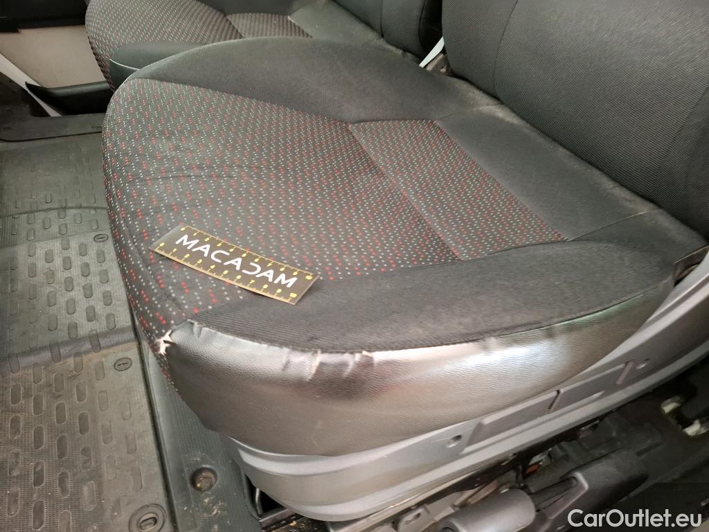  Citroen  Jumper CITROEN  4p Combi 30 L1H1 BlueHDi 110 BVM6 Attraction / 9 PLACES / PAS DE CLIMATISATION #11