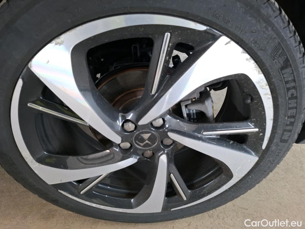  DS  DS7 DS DS 7 Crossback 5p SUV BlueHDi 180 Automatique Grand Chic #19